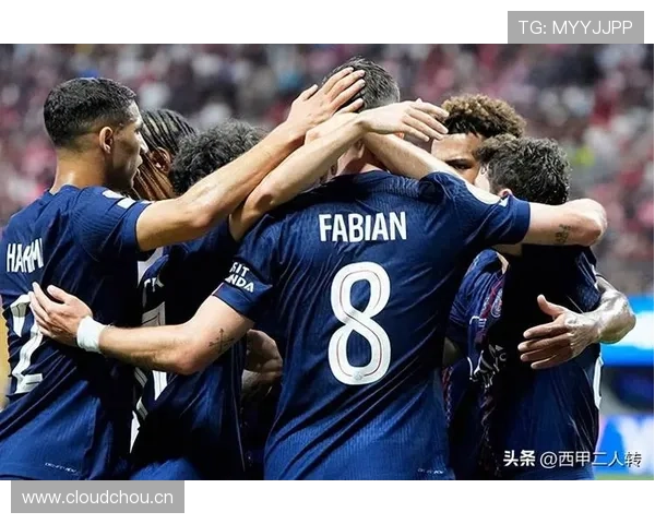 巴黎圣日耳曼高位压迫下易遭快速反击，防守转换稳定性面临考验