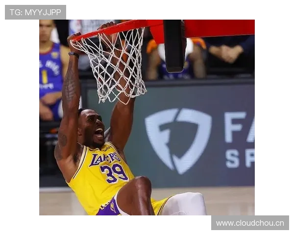 卡位犯规规则解析：如何判断合法掩护与非法阻挡？